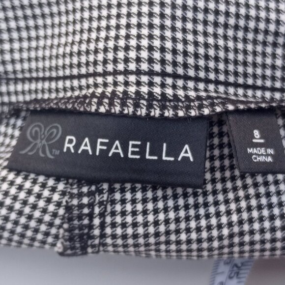 Elegant Houndstooth Checkered Shorts by Rafaella. - Picture 5 of 6